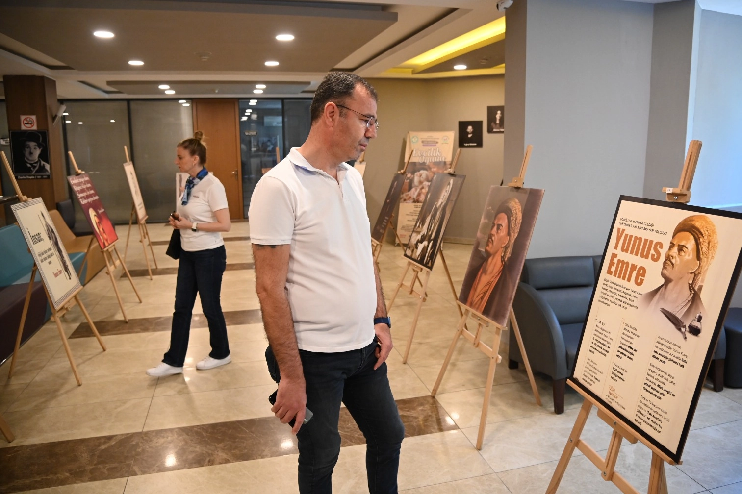 Manisa'da halk ozanı Yunus Emre unutulmadı