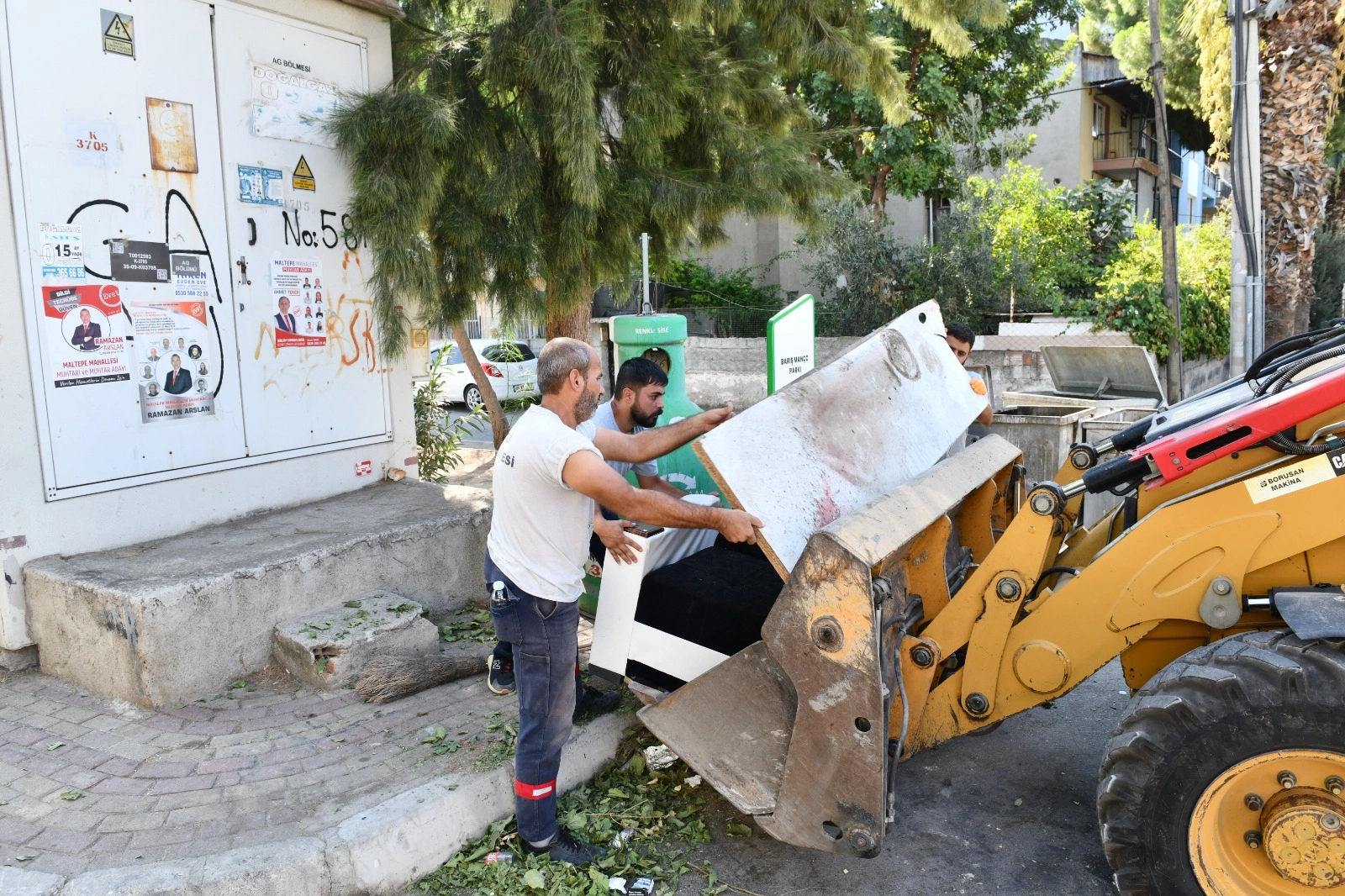 İzmir Çiğli’de moloza kararlı müdahale